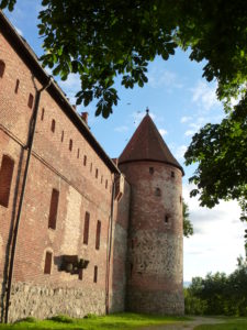 Zamek krzyżacki w Bytowie. Wieża Młyńska z Domem Zakonnym.